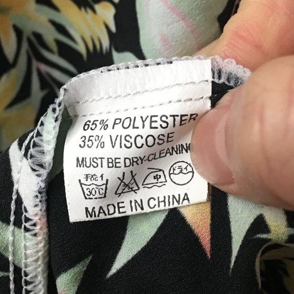 Reverse Floral Cardigan with Wide Sleeves and Poms - Picture 4 of 7